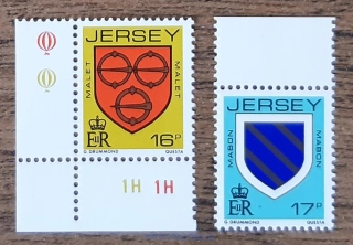 Jersey ** 366/7 výplatní erby, r.1985