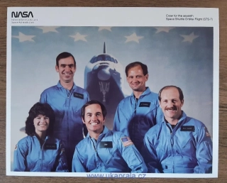 Originální dokument NASA - oficiální portrét posádky mise STS-7 raketoplánu Challenger, r. 1983