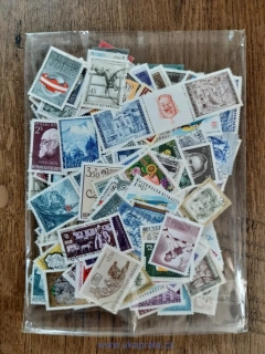 RAKOUSKO **/*/raz., balíček známek - 50g